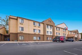 SureStay Plus Hotel by Best Western Coralville Iowa City