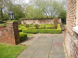 Howfield Manor Hotel