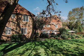 Howfield Manor Hotel