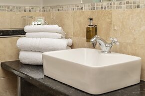 Howfield Manor Hotel