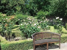 Howfield Manor Hotel