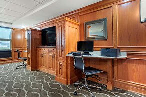 Comfort Inn & Suites Airport