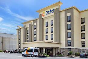 Comfort Inn & Suites Airport
