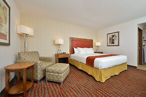 Holiday Inn Express Boston - Milford by IHG