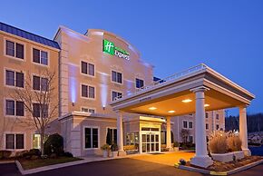 Holiday Inn Express Boston - Milford, an IHG Hotel