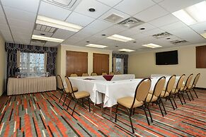 Holiday Inn Express Boston - Milford by IHG