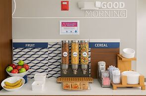 Holiday Inn Express & Suites Alliance by IHG