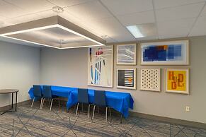 Holiday Inn Express & Suites Alliance by IHG