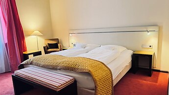 Central Hotel