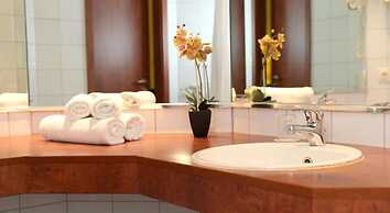 Amedia Frankfurt Russelsheim Trademark Collection by Wyndham