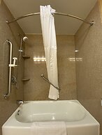 Quality Inn Near Walden Galleria Mall