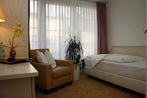 Atrium Hotel Amadeus