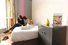 Arty Paris Porte de Versailles by River - Hostel