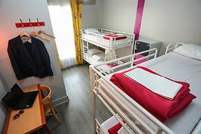 Arty Paris Porte de Versailles by River - Hostel