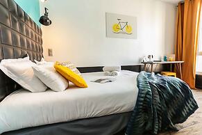 Arty Paris Porte de Versailles by River - Hostel