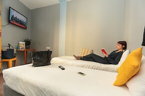 Arty Paris Porte de Versailles by River - Hostel