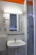 Arty Paris Porte de Versailles by River - Hostel