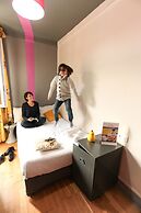 Arty Paris Porte de Versailles by River - Hostel