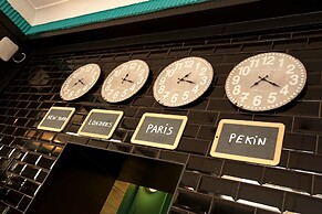 Arty Paris Porte de Versailles by River - Hostel