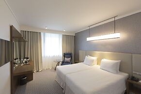 Makedonia Palace