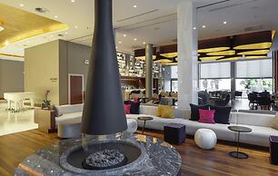 Makedonia Palace