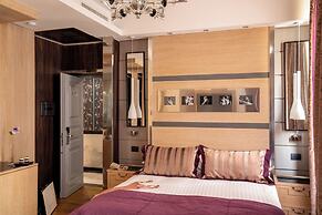 The Inn at the Spanish Steps