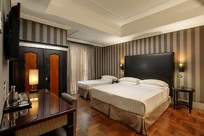 Royal Court Hotel