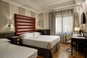 Royal Court Hotel