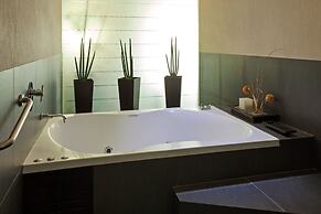 Crowne Plaza Toluca Lancaster by IHG