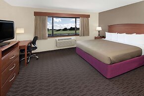 AmericInn by Wyndham Grundy Center