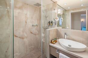 Lotus Therme Hotel & Spa