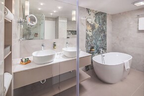 Lotus Therme Hotel & Spa