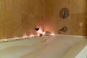 Princess Heights Luxury Boutique Condo Hotel