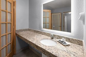 AmericInn by Wyndham Douglas/Saugatuck