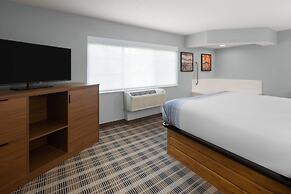 AmericInn by Wyndham Douglas/Saugatuck