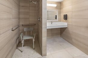 AmericInn by Wyndham Douglas/Saugatuck