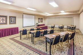 Hawthorn Extended Stay by Wyndham Bloomington