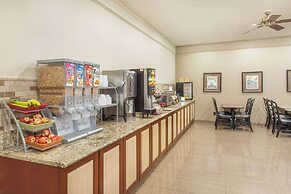 Hawthorn Extended Stay by Wyndham Bloomington