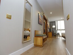 Oca Puerta del Camino Hotel