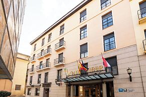 Tibur Hotel