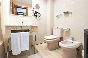 Tibur Hotel