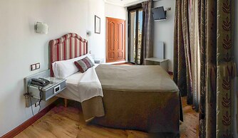 Tibur Hotel