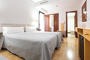 Tibur Hotel