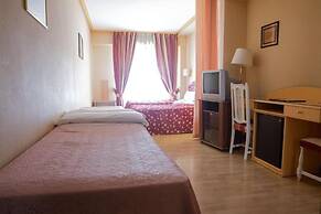 Tibur Hotel