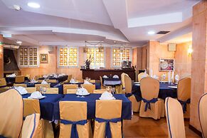 Tibur Hotel