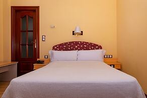 Tibur Hotel