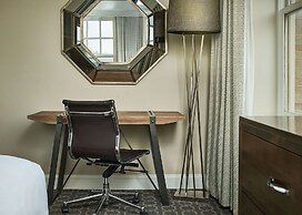 Redmont Hotel Birmingham, Curio Collection by Hilton