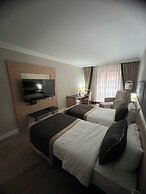 Darkhill Hotel