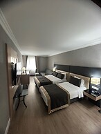 Darkhill Hotel