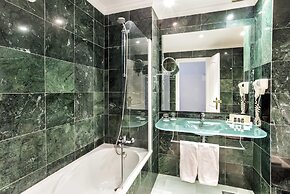 Exe Las Adelfas Hotel